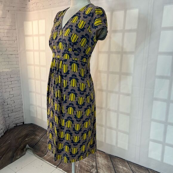 Boden Yellow Navy and Grey Floral ShortSleeve Dress Jersey Size 8 - Picture 3 of 9